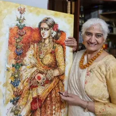 The celebrated artist Sumitra Ahlawat Ji with one of her stunning mixed-media paintings. It was a pleasure to host her at our exhibition and provide our students with the opportunity to learn from a master.