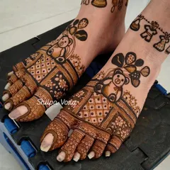 Adorable baby shower mehndi for the feet, with teddy bears, balloons, and a delicate anklet of baby-related charms.