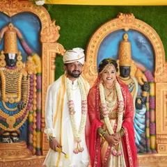 The lovely Shribindu and her groom on their muhurtham day. It was a pleasure creating their classic South Indian wedding looks, complete with traditional attire and glowing, natural makeup.