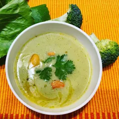 This creamy broccoli and almond soup is a delicious way to enjoy a super-nourishing vegetable. I blend sautéed broccoli with soaked almonds, garlic, and ginger to create a rich and satisfying soup.