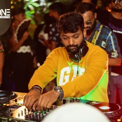 Another angle from the same sundowner set. I'm deep in the mix, ensuring every transition is seamless.