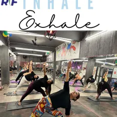 Inhale the good vibes, exhale the stress. A glimpse into our daily yoga flow where we focus on breath and movement. This is a simple Trikonasana or Triangle Pose, perfect for improving balance and stretching the entire body.
