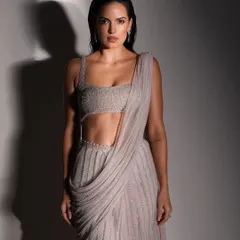 A full look at the stunning modern saree I styled for Natasa Stankovic. The wet-hair look and minimal jewelry were chosen to keep the focus on the intricate beadwork and unique drape of the garment.
