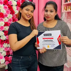 Congratulations to Yashmita on finishing her nail art course. It is always a pleasure to guide passionate students and help them achieve their goals.