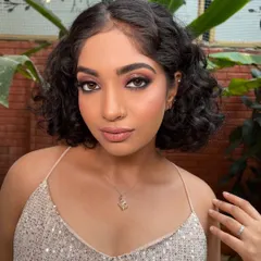 This is one of the final looks from my 15-day masterclass. Students learn to create modern, glamorous looks like this one, focusing on bold eyes, contoured features, and a flawless base.