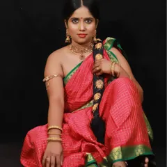 A portrait from the vintage concept shoot. The makeup is subtle with a focus on the eyes and a classic red bindi.