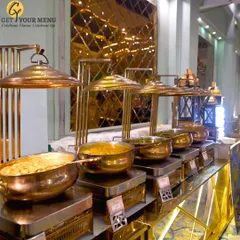 Our main course buffet is a feast for the senses. We use beautiful copper chafing dishes to keep the food warm and present it in a way that looks as good as it tastes.