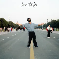 This was a completely spontaneous moment at India Gate. It captures the fun, carefree vibe I aim for in my shoots. It’s not about posing, it’s about living in the moment and letting me capture the memory.