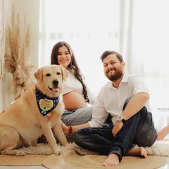 The perfect family portrait, including the furry first baby. Our Boho setup is perfect for creating these warm, bright, and relaxed family moments.