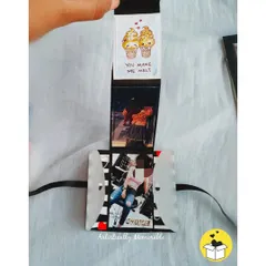 This "You make me melt" pull-out photo card is a cute and punny way to show someone you care. It's a fun little surprise to hide inside a hamper.