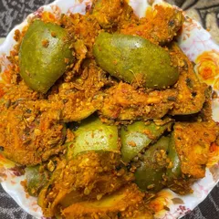 This is my classic dry mango pickle, full of tangy raw mango and aromatic spices. It’s a family favourite and the perfect accompaniment to any Indian meal, from dal chawal to parathas.