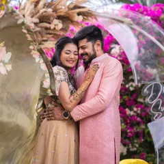 A beautiful collection of photos from Disha and Sumanth's pre-wedding shoot. Her makeup is soft and romantic, perfect for these candid and posed shots in a lovely garden setting.