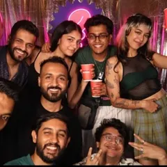 Taking a selfie with the crew at a private birthday party. I love becoming part of the celebration and making memories with you.