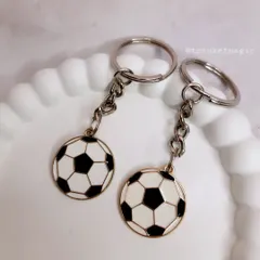 For the football fans, these soccer ball keychains are a perfect gift. They are durable, lightweight, and trendy.