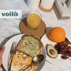 My content shows how products fit naturally into a real home environment. This flatlay, part of a collaboration with Voila.ca, presents a healthy and appealing breakfast made with their delivered groceries, making the service look both convenient and aspirational.