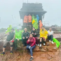 Another happy group braving the monsoon rains at Kodachadri peak. The smiles and thumbs-ups say it all!