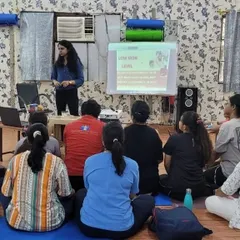 A focused session with yoga trainers on the topic of 'Diet in Pregnancy'. Here, I'm explaining the importance of iron and how to address deficiencies through diet.