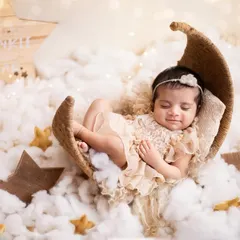 A happy little dreamer in our "Twinkle Twinkle" setup. That tiny smile says it all! Even while sleeping, their little personalities shine through.