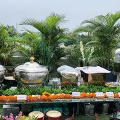 I love creating memorable outdoor events, like this rooftop Independence Day celebration. The setup featured a full buffet with a live pani puri station, bringing the fresh flavors of India to a beautiful open-air setting.