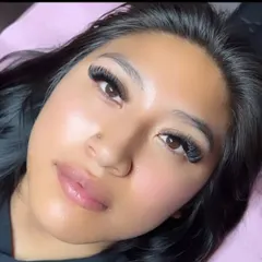 This client chose a beautiful volume set that opens up her eyes. The lashes are longer towards the center, creating a bright, doll-eye effect that looks stunning.