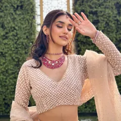 The sun-kissed glow on this daytime engagement look is everything. This is what I mean by glass skin.