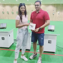 Posing with badminton champion Trupti Murgunde and her first target sheet. It's always a privilege to share the sport with athletes who understand the dedication it takes to compete at the highest level.