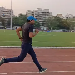 Training karte rahiye. Leading by example on the track.