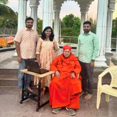 A moment of gratitude with our team and Dr. Shivamurthy Shivacharya Mahaswamiji after a successful design presentation. Being part of projects that serve the community is a core part of our mission.