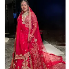 Here is my beautiful bride Anjali, looking absolutely breathtaking in her classic red wedding lehenga. I focused on creating a soft, radiant base that would last all day, paired with a timeless makeup look that enhanced her natural features.