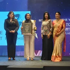 I was extremely thrilled to win the award for the best Art Entrepreneur at the Bangalore Women Brand Awards. It was a wonderful moment, and I feel so grateful to be recognized among other impressive women in business.