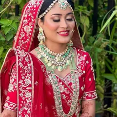 This bride paired her red wedding lehenga with one of my mint green bilandi sets. The contrast creates a modern and unforgettable bridal style.
