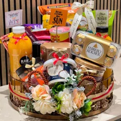 I was thrilled to create this special gourmet hamper for a world-class brand like Qatar Airways. It’s packed with premium goodies like Raw Pressery juice, Ferrero Rocher, and fine cheeses, all curated to deliver a first-class experience.