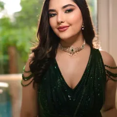 An engagement look that is all about soft, timeless glamour. For this bride, I created a radiant complexion with a gentle contour, paired with defined brows and a subtle winged liner. The look was completed with a soft pink lip to complement her stunning emerald green gown.