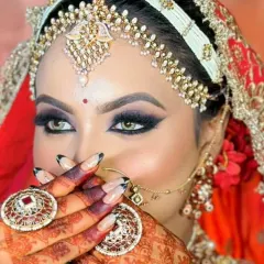 A close up of the bold, kohl-rimmed smokey eye for a traditional bridal look. My focus is always on creating sharp, captivating eyes that speak volumes, paired with perfectly shaped brows to frame the face.