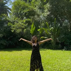 This picture captures a feeling I hold close to my heart: opening my arms to new beginnings. My expressive dance workshops are built on this feeling of letting go of what was and embracing what is, with hope and gratitude.