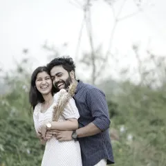 A moment of pure, uninhibited laughter between a couple during their outdoor pre-wedding shoot. These are the candid moments I love to capture.