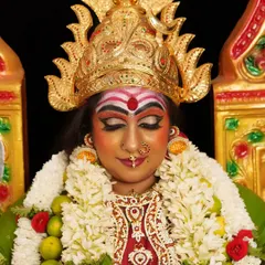 A serene yet powerful expression captured in this goddess look. Notice the detailed eye makeup with sharp winged liner and blended colors.