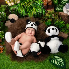 A panda-bly adorable moment. This newborn shoot with a panda theme is incredibly sweet and perfect for capturing those early days.