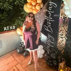 A bold and blingy birthday setup for a true diva. We used a power trio of gold, white, and black balloons against a shimmering backdrop to create a look that was pure glamour. The custom "Happy Birthday" signage added a personal touch to the outdoor celebration.