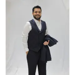 A more relaxed but still formal look with a waistcoat. This is a great option for keeping things sharp yet comfortable during a long night of music.
