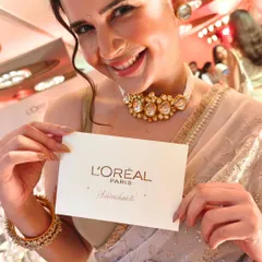 The joy on a guest's face is why I love what I do. This moment was captured at a L'Oréal Paris Diwali party, where I created personalized handwritten cards, making each guest feel truly special and seen.