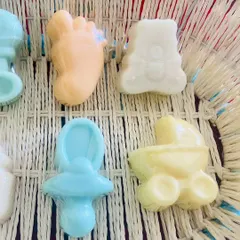 How cute are these? I make these baby-themed soaps with gentle ingredients to make bath time a happy and safe experience for your child.