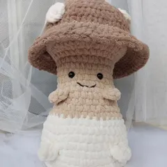 This Cute Mushroom was a no-sew amigurumi pattern test. I checked that the instructions for attaching the parts via crochet were clear and secure, resulting in a sturdy and adorable finished toy.