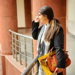 Advocate Parul Chaudhary at the court, prepared for litigation. We are experienced in representing clients in various courts, handling everything from family law to criminal litigation.