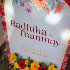 Welcome to the party! We design custom signage that introduces the event's theme from the very first moment, setting a fun and festive tone.