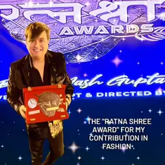 A closer look at the "Ratna Shree Award" for my contribution to fashion. I extend my sincere gratitude to the organizers for this honor. It is truly humbling to see my endeavors appreciated.