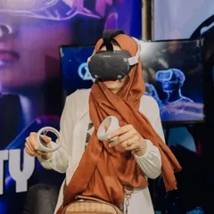 A guest tries out the VR experience at our IIT Delhi stall. My setup is designed to be user-friendly for everyone, whether you are a seasoned gamer or a first-timer.
