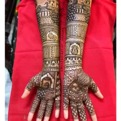 This is the level of artistry we work towards in the Basic to Bridal course. This full bridal mehendi showcases intricate figure work, including palace and peacock motifs, and demonstrates the clean, symmetrical patterns you will learn to master.