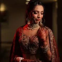 Soft, elegant, and timeless. For this engagement look, we went with a gentle glam, focusing on shimmery eyes and a natural base to let her glow shine through. It's all about looking like the best version of yourself.