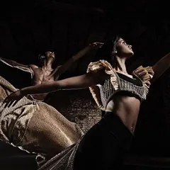 A throwback to the Shantanu & Nikhil summer 2022 campaign. The choreography here focused on creating elegant lines and expressive postures that highlighted the texture and flow of the fabric.